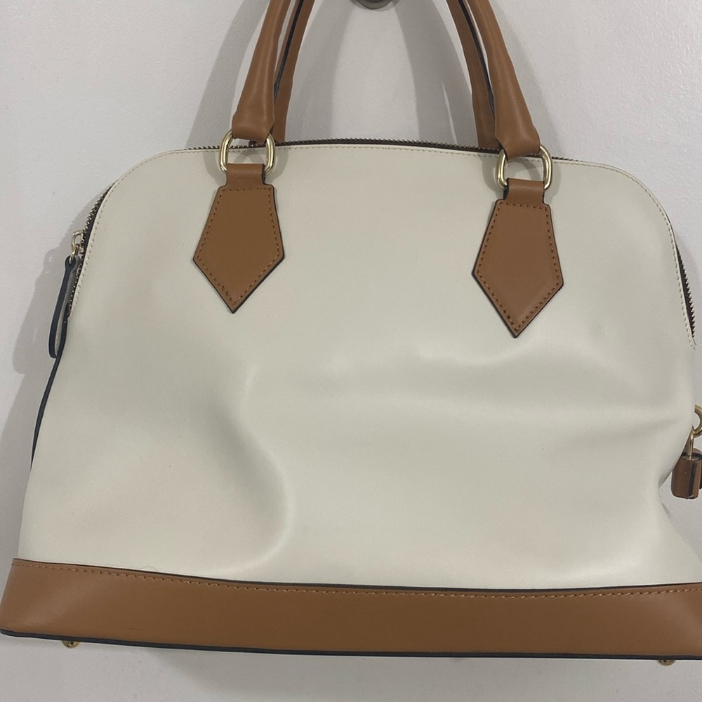 Light used carry all bag with strap included